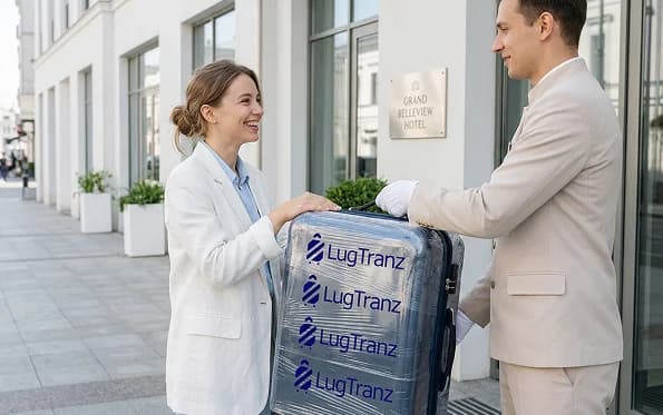 Customer receiving LugTranz luggage